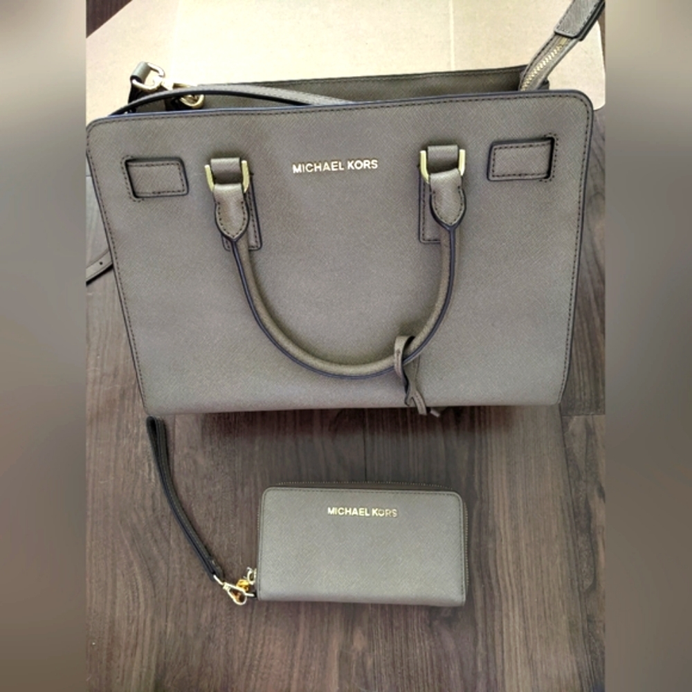 Michael Kors - Dillon Satchel & Jet Set Large Travel Wallet - Dark Dune (Taupe)